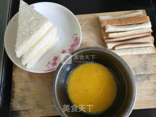 土司鸡蛋的做法步骤：2