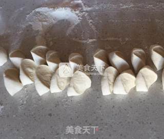 素三鲜水饺 韭菜鸡蛋虾仁水饺的做法步骤：7
