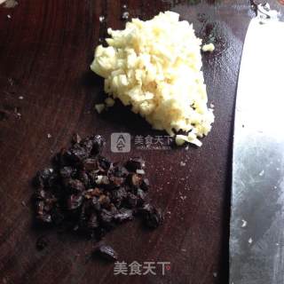 蒜蓉蒸扇贝的做法步骤：2