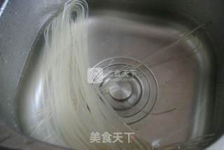 酸辣粉的做法步骤：1