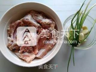 蒜香骨的做法步骤：1