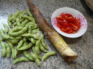 毛豆炒雷笋的做法步骤：1