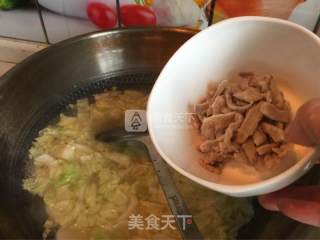 白菜肉丝汤年糕的做法步骤：7