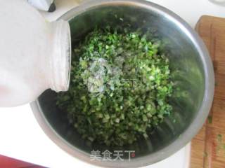 野芹菜春卷的做法步骤：5