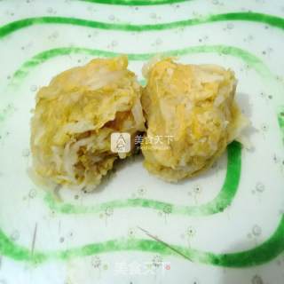 酸菜猪肉水饺    饺子皮版的做法步骤：2