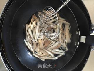 软炸鲜蘑的做法步骤：3