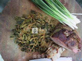 四川腊肉盐菜包子的做法步骤：2