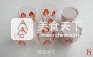 【草莓芝士慕斯杯】---草莓季不可错过的蛋糕的做法步骤：6