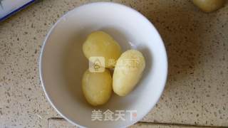 五香土豆饼的做法步骤：2