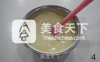 【圣诞蛋糕】---韩式裱花蛋糕三的做法步骤：4