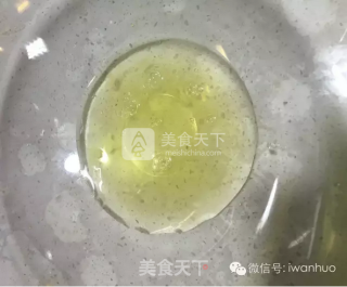 北海道戚风蛋糕的做法步骤：1