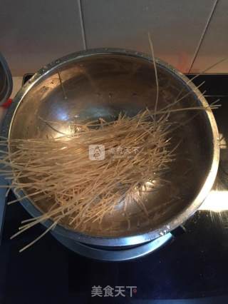 豆芽炒粉条的做法步骤：2