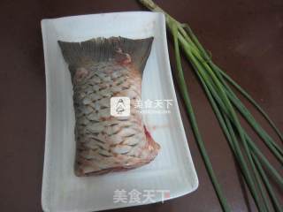 清蒸鲩鱼尾的做法步骤：1