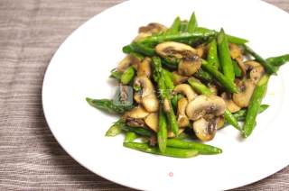 【芦笋炒口蘑】配菜的奇妙主菜味的做法步骤：12