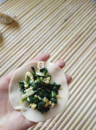 脆底韭菜煎饺的做法步骤：6