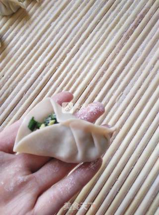 脆底韭菜煎饺的做法步骤：7