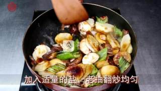 菜鸟一看就能做的美味【青椒香菇土豆片】的做法步骤：4