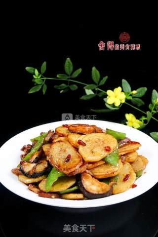 菜鸟一看就能做的美味【青椒香菇土豆片】的做法步骤：5