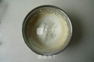 蛋黄饼干的做法步骤：2
