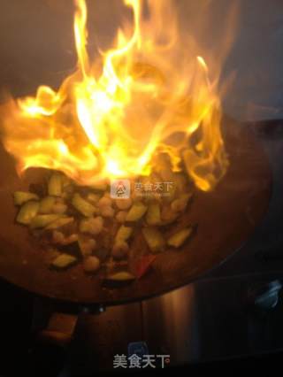 青瓜爆虾球的做法步骤：10