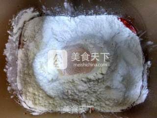红曲葡萄干面包的做法步骤：5