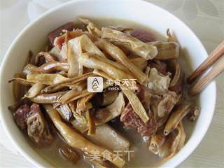 干四季豆炖烟熏腊排骨的做法步骤：3