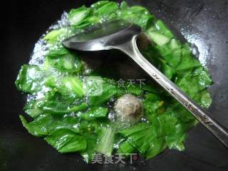 牛筋丸菜芯年糕汤的做法步骤：4