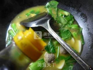 牛筋丸菜芯年糕汤的做法步骤：6