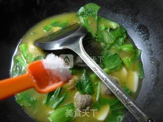 牛筋丸菜芯年糕汤的做法步骤：7