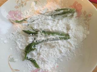 炸香椿鱼的做法步骤：8
