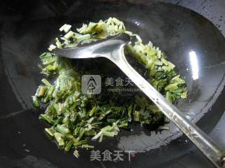 鸡蛋雪菜年糕汤的做法步骤：6
