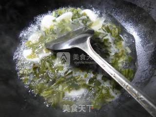 鸡蛋雪菜年糕汤的做法步骤：7