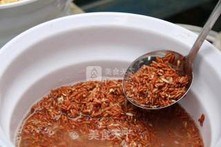 红米蒸排骨的做法步骤：1