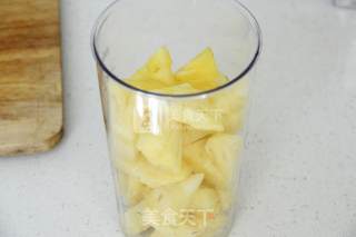 鲜榨草莓菠萝奶昔的做法步骤：9