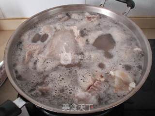 腌笃鲜的做法步骤：3