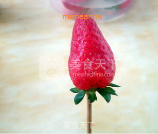 草莓玫瑰花的做法步骤：2