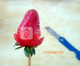 草莓玫瑰花的做法步骤：3