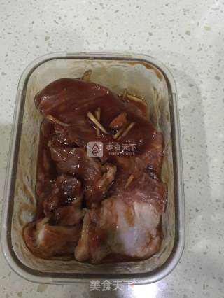 电饭煲秘制叉烧的做法步骤：6