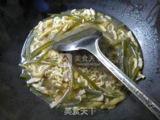 三丝波纹面的做法步骤：7