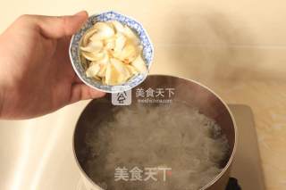 雪蛤雪燕百合润肺汤的做法步骤：5