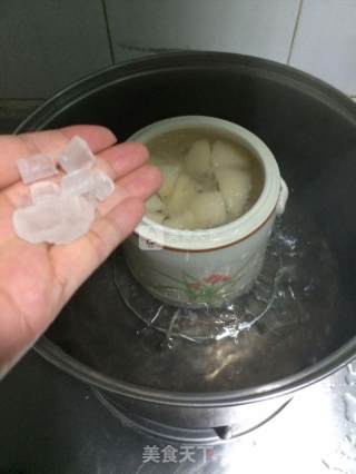 冰糖雪梨炖雪蛤的做法步骤：4