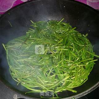 芦蒿炒咸肉的做法步骤：9