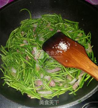 芦蒿炒咸肉的做法步骤：11