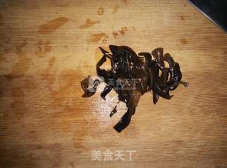 茼蒿虾皮的做法步骤：3