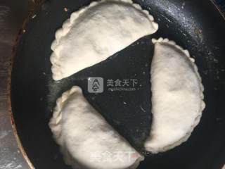 发面鸡蛋韭菜盒子的做法步骤：11