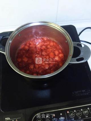 一起来熬酱吧~草莓酱的做法步骤：3