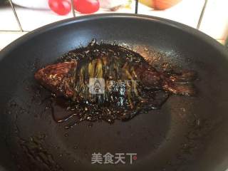 葱烤鲫鱼的做法步骤：17