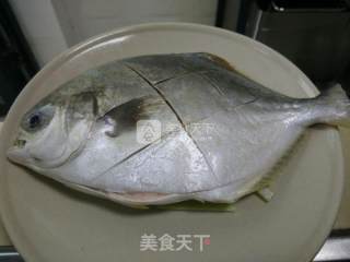 清蒸金鲳鱼的做法步骤：3