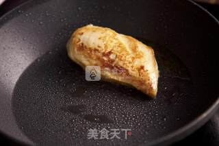减脂增肌必学——玫瑰烟熏鸡胸肉套餐的做法步骤：2