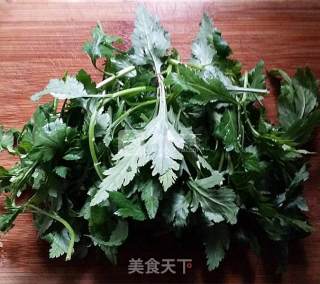 菊花叶鸡蛋汤的做法步骤：2